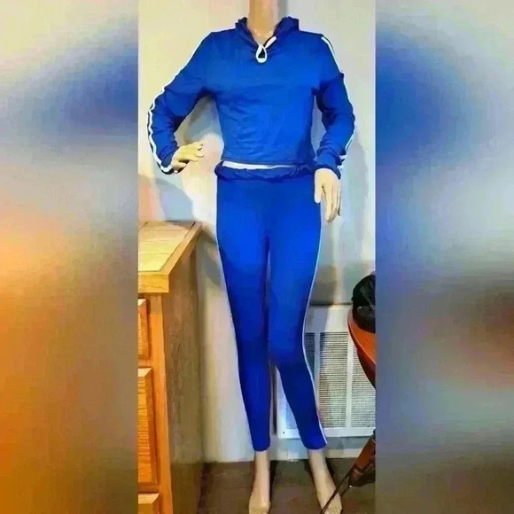 Pants - 2 piece Absolutely love it Track Suit sz L